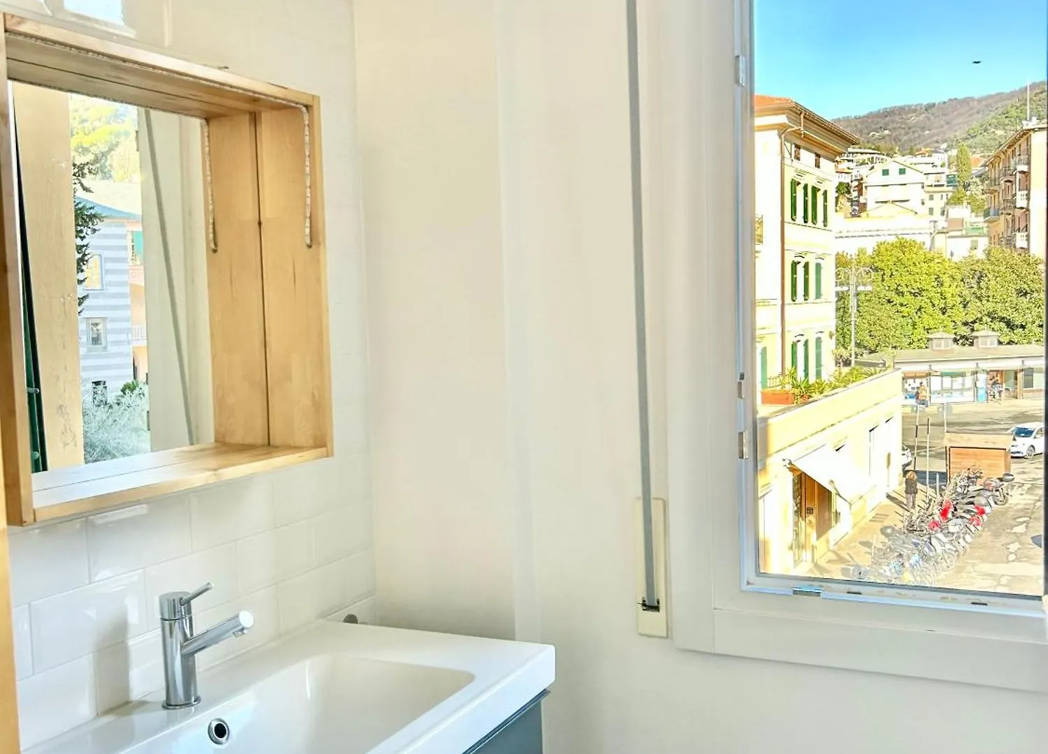 Il Mughetto In Pieno Centro Con Aria Condizionata Apartment Rapallo Italy